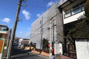 ライオンズマンション杁中ガーデンの外観（南西側から）※2019年1月現在大規模修繕工事中