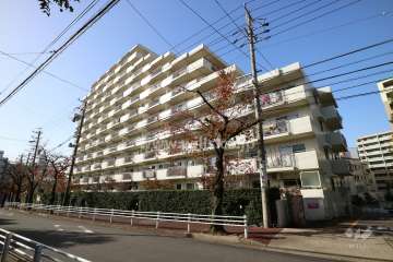 杁中スカイタウンA棟の外観（南東側から）