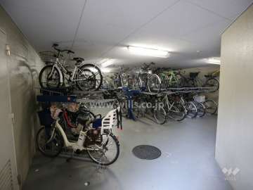 駐輪場（屋内）