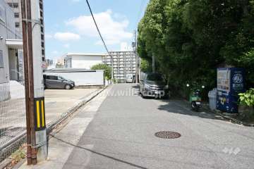敷地北側の前面道路