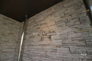 エントランスの銘板