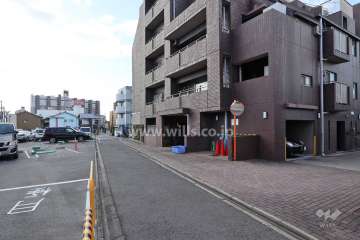 敷地東側の前面道路