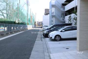 敷地北側の前面道路