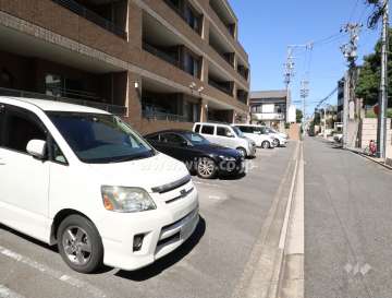 敷地内駐車場（屋外平面式）