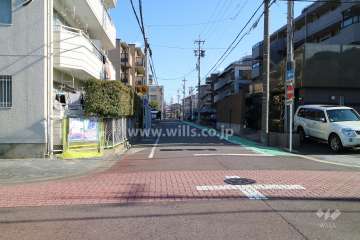 敷地北側の前面道路