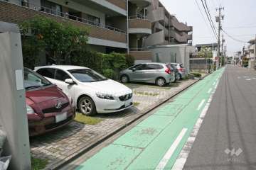 敷地内駐車場(屋外平面式)