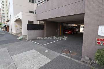 駐車場出入り口
