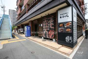 1階には店舗が入っています。