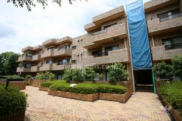 ルミエール南山A棟の外観