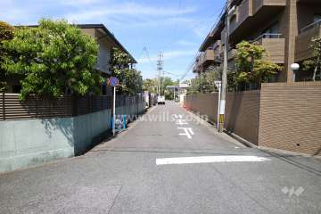 南西側前面道路(南東側から)