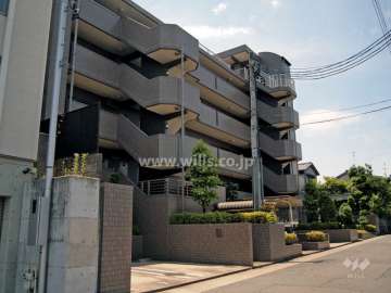 サンマンションアトレ川名の外観（北東側から）
