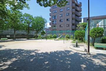 敷地に隣接する川原公園