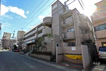 ライオンズマンション萩原町の外観(北西側から）