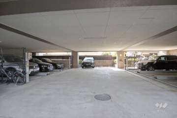 敷地内駐車場（屋内平面式）