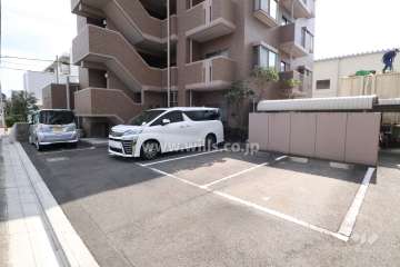 敷地内駐車場（屋外平面式）