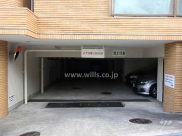 駐車場出入り口