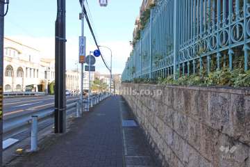 敷地北側の前面道路