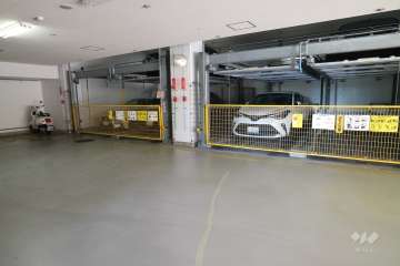 敷地内駐車場（屋内機械式）