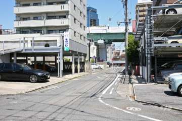 敷地東側の前面道路