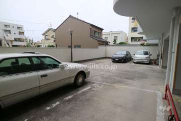 敷地内駐車場（屋外平面式）