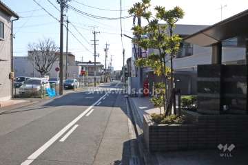 敷地北側の前面道路
