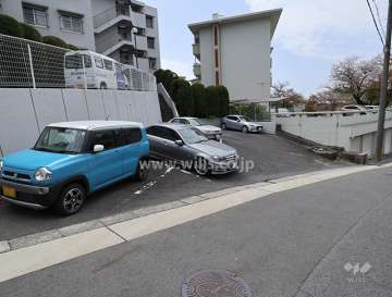 敷地内駐車場（屋外平面式）