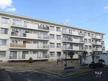 翠が丘団地1号棟の外観（南側から）