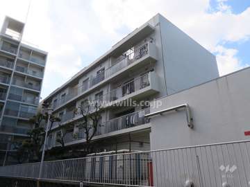 摂津マンションE棟の外観(北東側から)