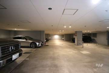 敷地内駐車場（屋内平面式）