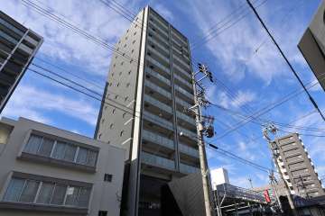 プレサンスロジェ鶴舞の外観（南東側から）