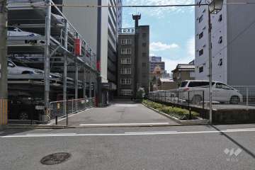 駐車場出入り口