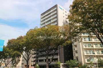 プレサンスロジェ上前津駅前の外観（南西側から）