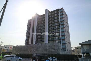 シャリエ摂津三島の外観(北側から)