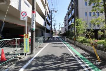敷地東側の前面道路
