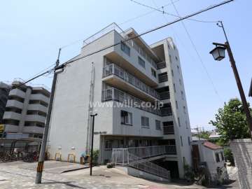 覚王山コーポレーションの外観（東側から）