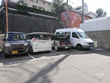 敷地内駐車場（屋外平面式）