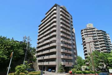 バンベール・グラン山手壱番館の外観（南東側から）