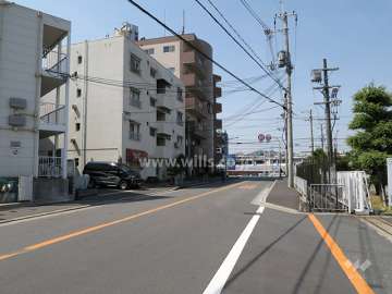 敷地北東側の前面道路