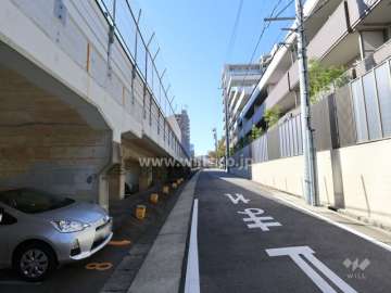 敷地南側の前面道路