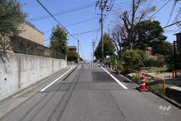 敷地北側前面道路（西側から）