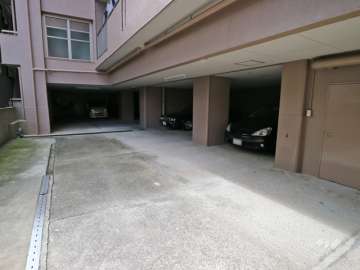 敷地内駐車場（屋内平面式）
