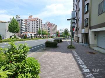 敷地北側は国道60号線（広小路通り）に面しています。