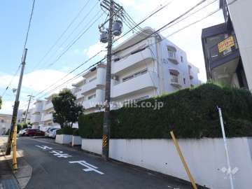 城山マンションの外観（北西側から）