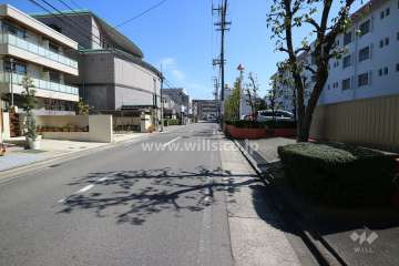 敷地北側の前面道路