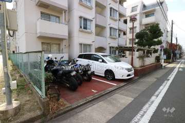 敷地内駐車場（屋外平面式）