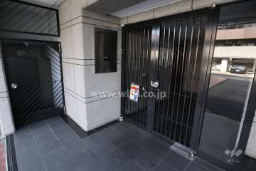 エントランスにはオートロックが付いています。