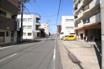 敷地南西側の前面道路