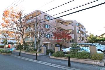 ヴェルデ霞ヶ丘1号棟の外観（北東側から）