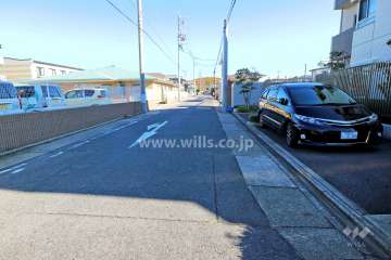 敷地北側の前面道路