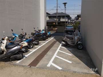 バイク置き場